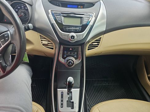 Used 2013 Hyundai Elantra Limited image 20