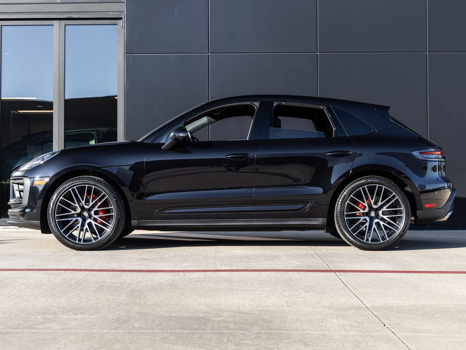 Certified 2026 Porsche Macan S AWD/4WD image 2