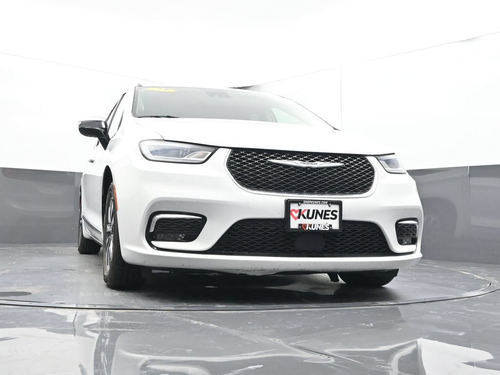Used 2023 Chrysler Pacifica Limited FWD image 47