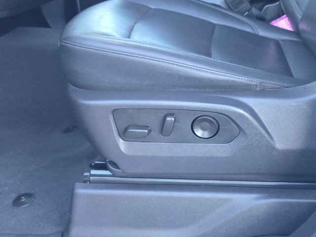 Used 2025 GMC Sierra 1500 SLT AWD/4WD image 25