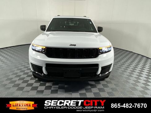 Used 2023 Jeep Grand Cherokee L Laredo AWD/4WD image 2