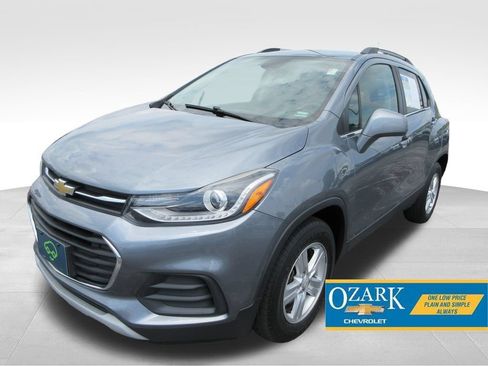 Used 2019 Chevrolet Trax LT w/ LT Convenience Package FWD image 1