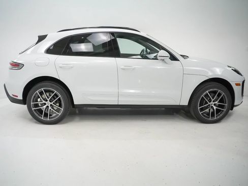 Certified 2026 Porsche Macan AWD/4WD image 9