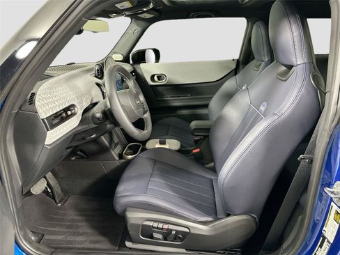 Certified 2025 MINI Cooper 2-Door Hardtop FWD image 16