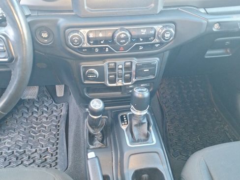 Used 2018 Jeep Wrangler Unlimited Sport S image 11