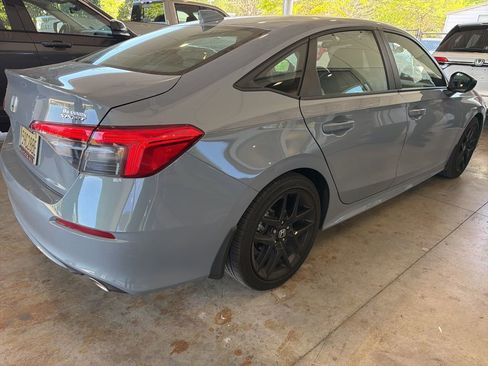 Used 2024 Honda Civic Sport image 3