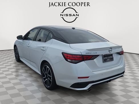 Certified 2025 Nissan Sentra SR w/ SR Premium Package FWD image 7