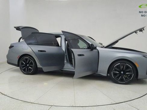 Used 2023 BMW 760i xDrive w/ Executive Package AWD/4WD image 70
