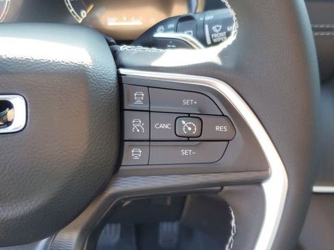 New 2025 Jeep Grand Cherokee L Altitude RWD image 23