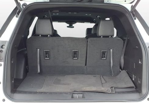 Used 2023 Chevrolet Traverse Premier FWD image 10