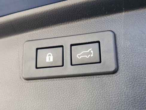 Used 2020 Subaru Outback Premium image 29