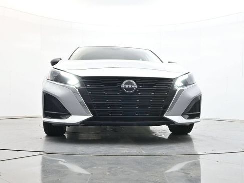 Used 2024 Nissan Altima 2.5 SV FWD image 33