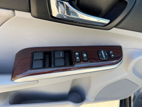 Used 2012 Toyota Camry XLE image 13