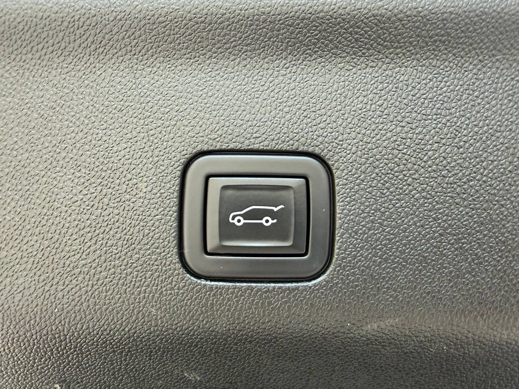 Used 2023 Chevrolet Tahoe High Country RWD image 42