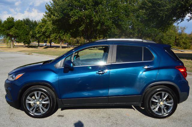 Used 2020 Chevrolet Trax LT w/ LT Convenience Package FWD image 4