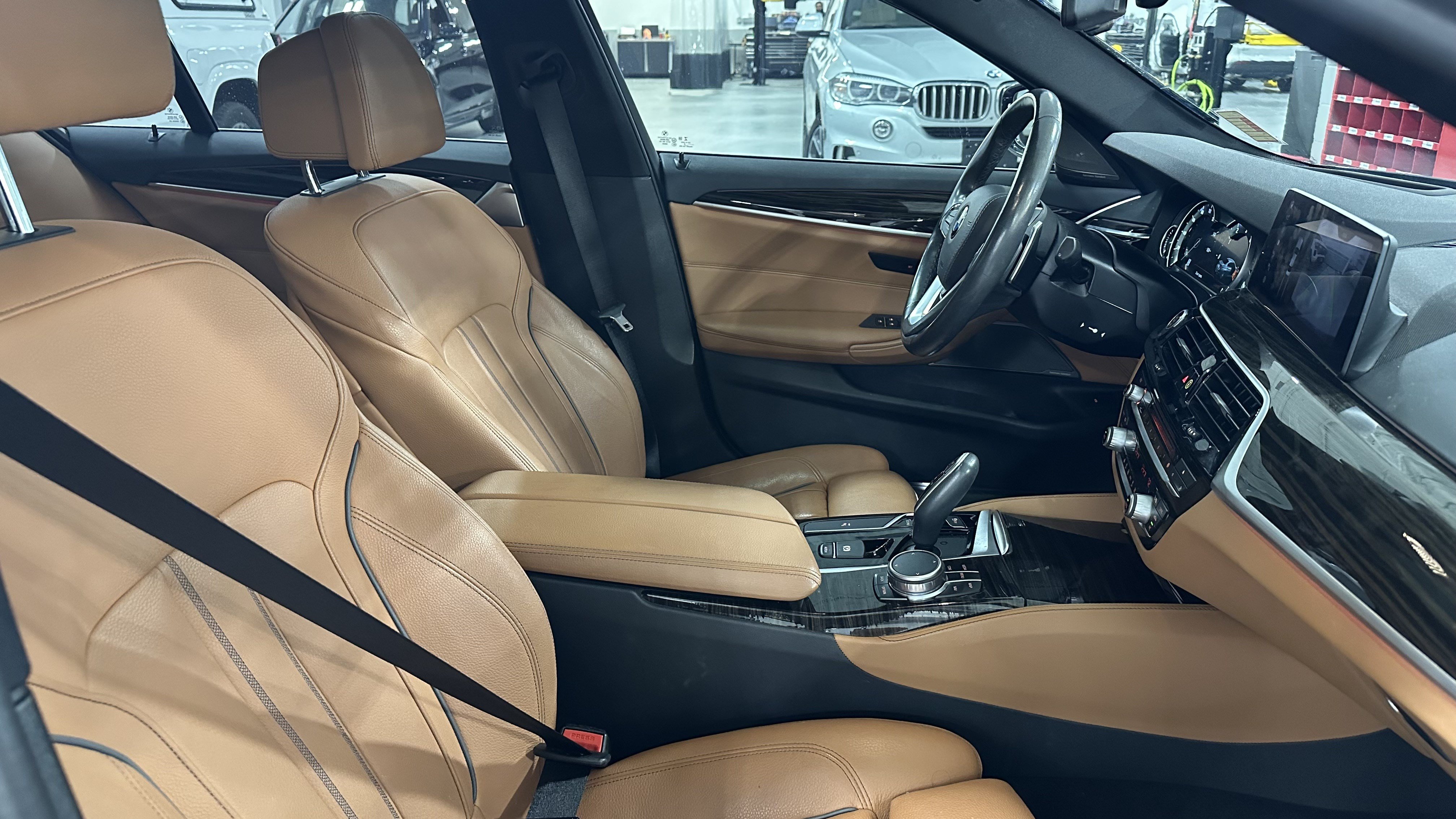 Used 2019 BMW 530i xDrive w/ Luxury Package AWD/4WD image 34