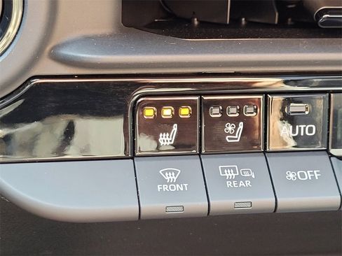 Used 2025 Toyota Crown Platinum image 20