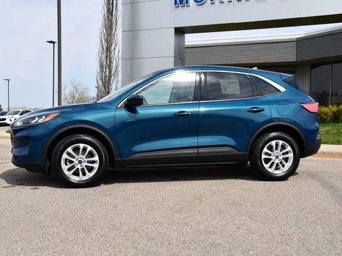 Used 2020 Ford Escape SE image 2