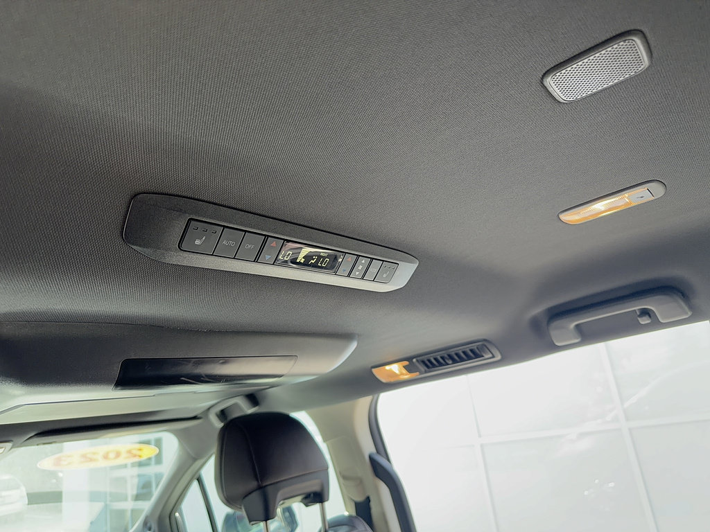 Certified 2023 Toyota Sienna Platinum AWD/4WD image 18