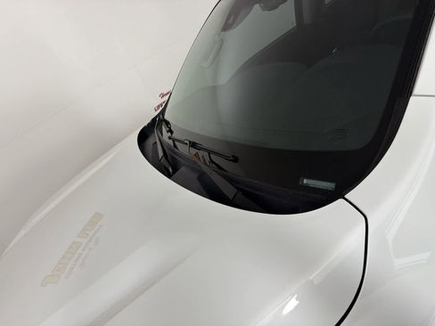 Used 2023 Nissan Titan SV w/ SV Convenience Package image 11