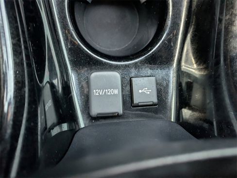 Used 2021 Toyota Prius XLE image 27