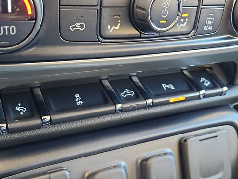 Used 2016 Chevrolet Silverado 1500 LTZ Z71 w/ LTZ Plus Package image 10