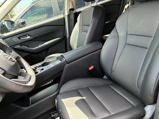 New 2026 Nissan Rogue Dark Armor FWD image 12