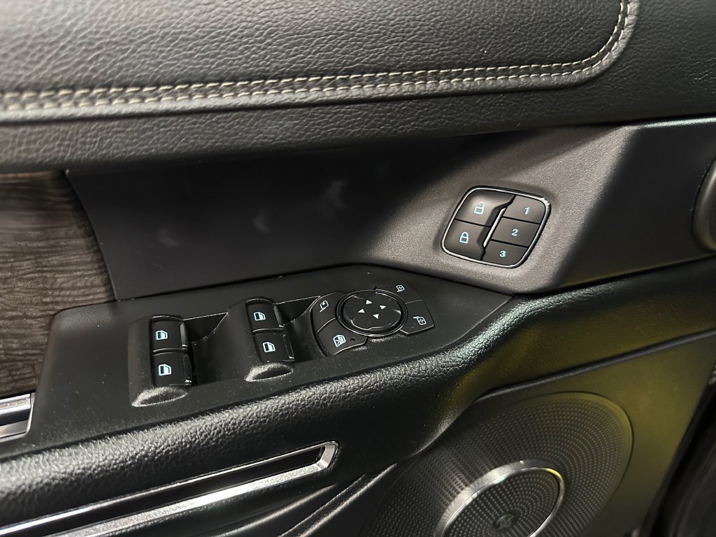 Used 2021 Ford Expedition Limited AWD/4WD image 17