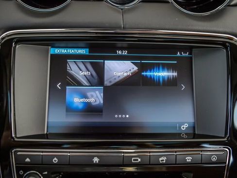 Used 2017 Jaguar XJ L Portfolio image 21