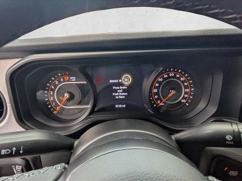 Used 2025 Jeep Gladiator Sport AWD/4WD image 16