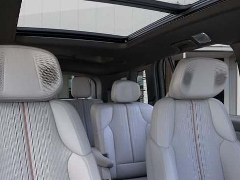 New 2026 Cadillac Vistiq Premium Luxury w/ LPO, Floor Liner Package AWD/4WD image 24