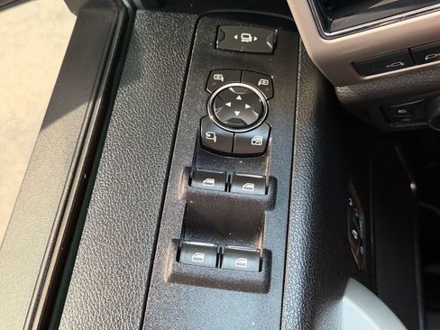 Used 2021 Ford F250 Lariat w/ Lariat Ultimate Package AWD/4WD image 35