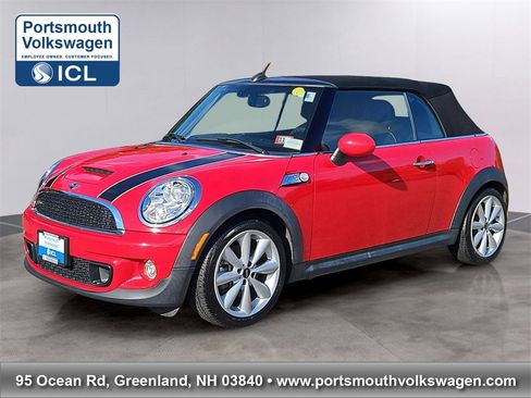Used 2015 MINI Cooper S image 1