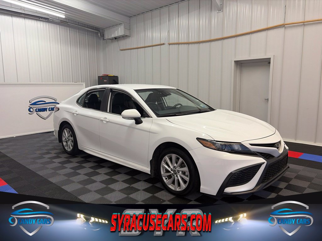 Used 2024 Toyota Camry SE FWD image 1