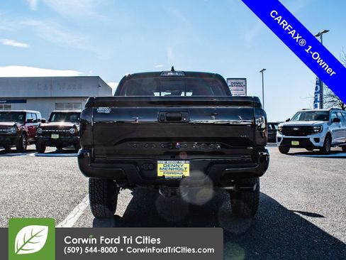 Used 2023 Toyota Tacoma TRD Sport w/ TRD Premium Sport Package image 6