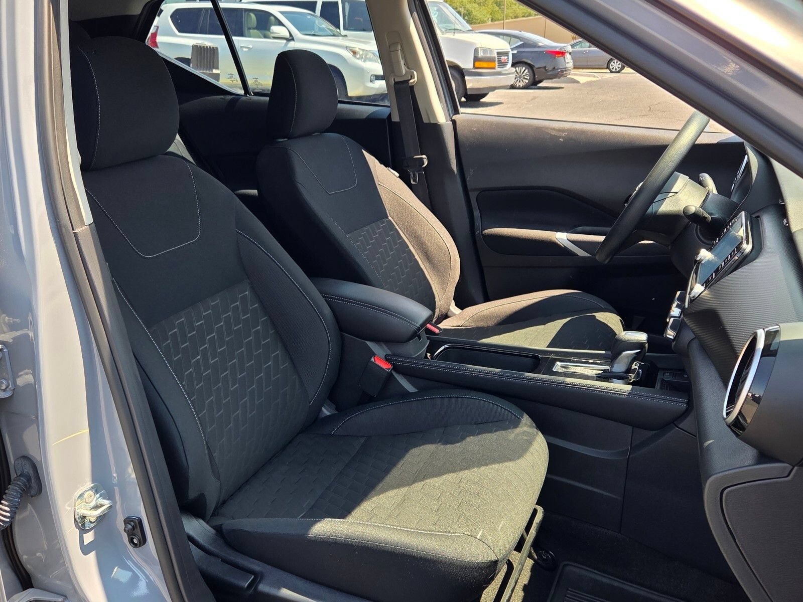 Used 2024 Nissan Kicks SV FWD image 17