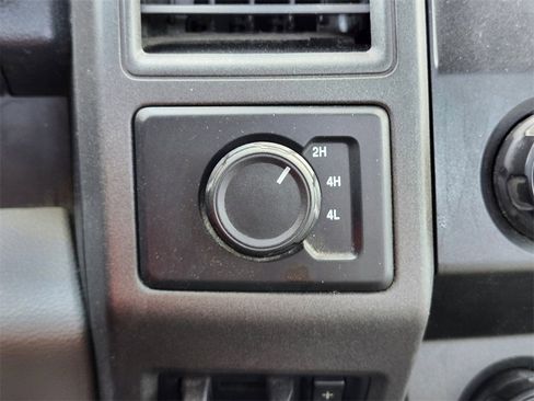 Used 2020 Ford F550 4x4 Regular Cab Super Duty image 16