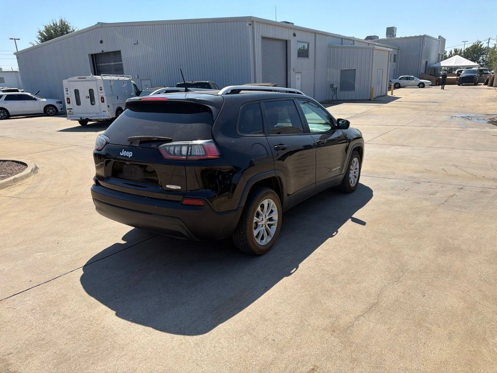 Used 2021 Jeep Cherokee Latitude FWD image 15