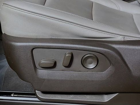 Used 2023 GMC Yukon SLT w/ Max Trailering Package image 13