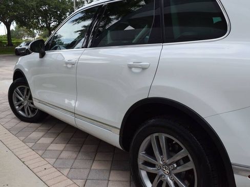 Used 2016 Volkswagen Touareg TDI AWD/4WD image 26