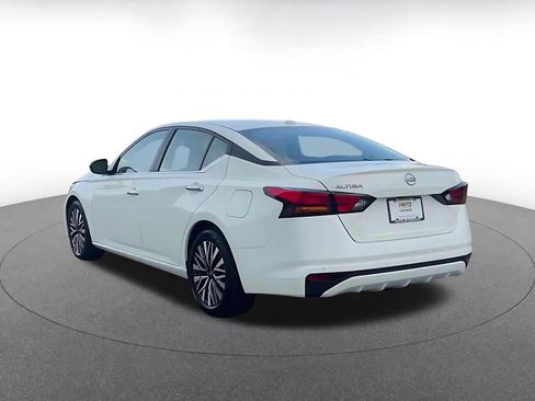 Used 2025 Nissan Altima 2.5 SV FWD image 11