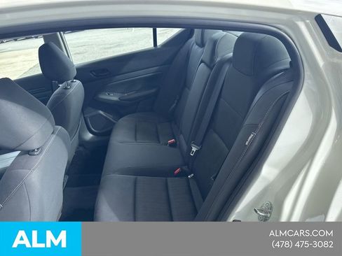 Used 2025 Nissan Altima 2.5 SV FWD image 18