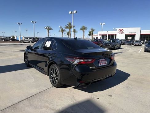 Used 2021 Toyota Camry SE w/ Blackout Package (TMS) image 7