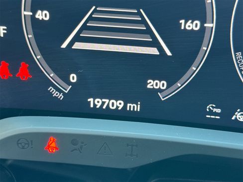 Used 2023 Porsche Taycan 4 Cross Turismo image 31