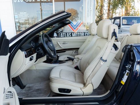 Used 2009 BMW 328i Convertible image 23