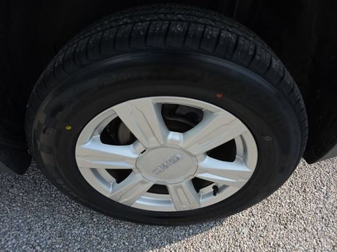 Used 2016 GMC Terrain SLE FWD image 25