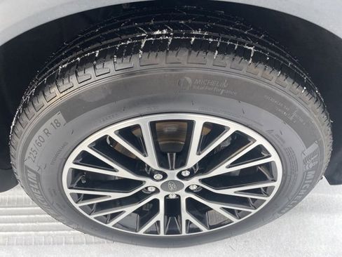 Used 2023 Ford Escape SE w/ Class II Trailer Tow Package image 18