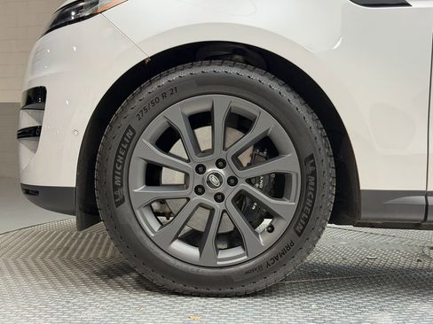 Used 2023 Land Rover Range Rover Sport SE image 5