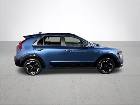 Certified 2023 Kia Niro Wave FWD image 6