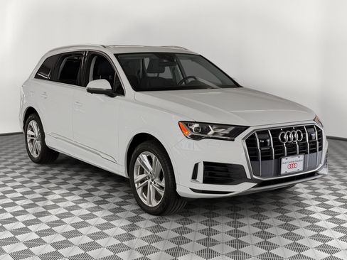 Used 2020 Audi Q7 3.0T Premium Plus w/ Premium Plus Package AWD/4WD image 7